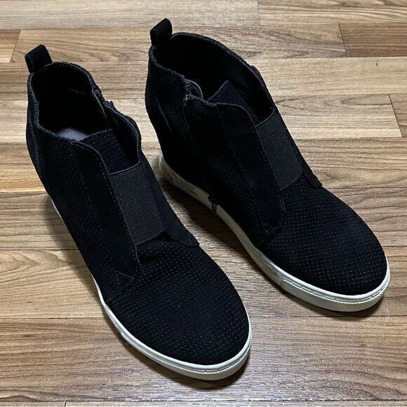 Steve Madden Women’s Size 8 Flavy Hidden Wedge Ankle Bootie Black Suede - Picture 2 of 12